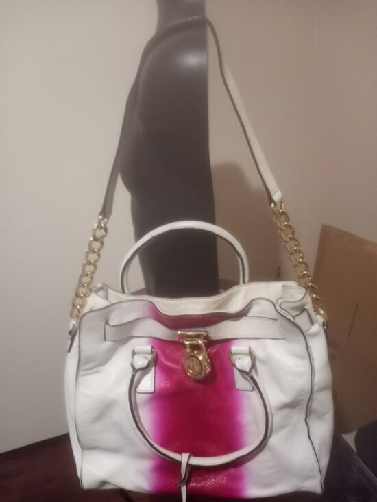 Michael Kors Handbags - Michael Kors handbag hobo leather Pretty Pink And White . Key Lock Gold Chain